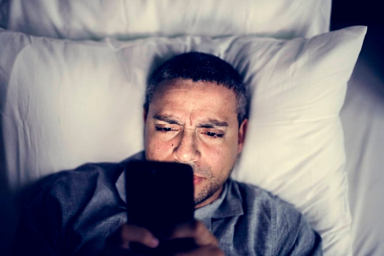 Desligar o Celular Após 22h: Benefícios da Desconexão