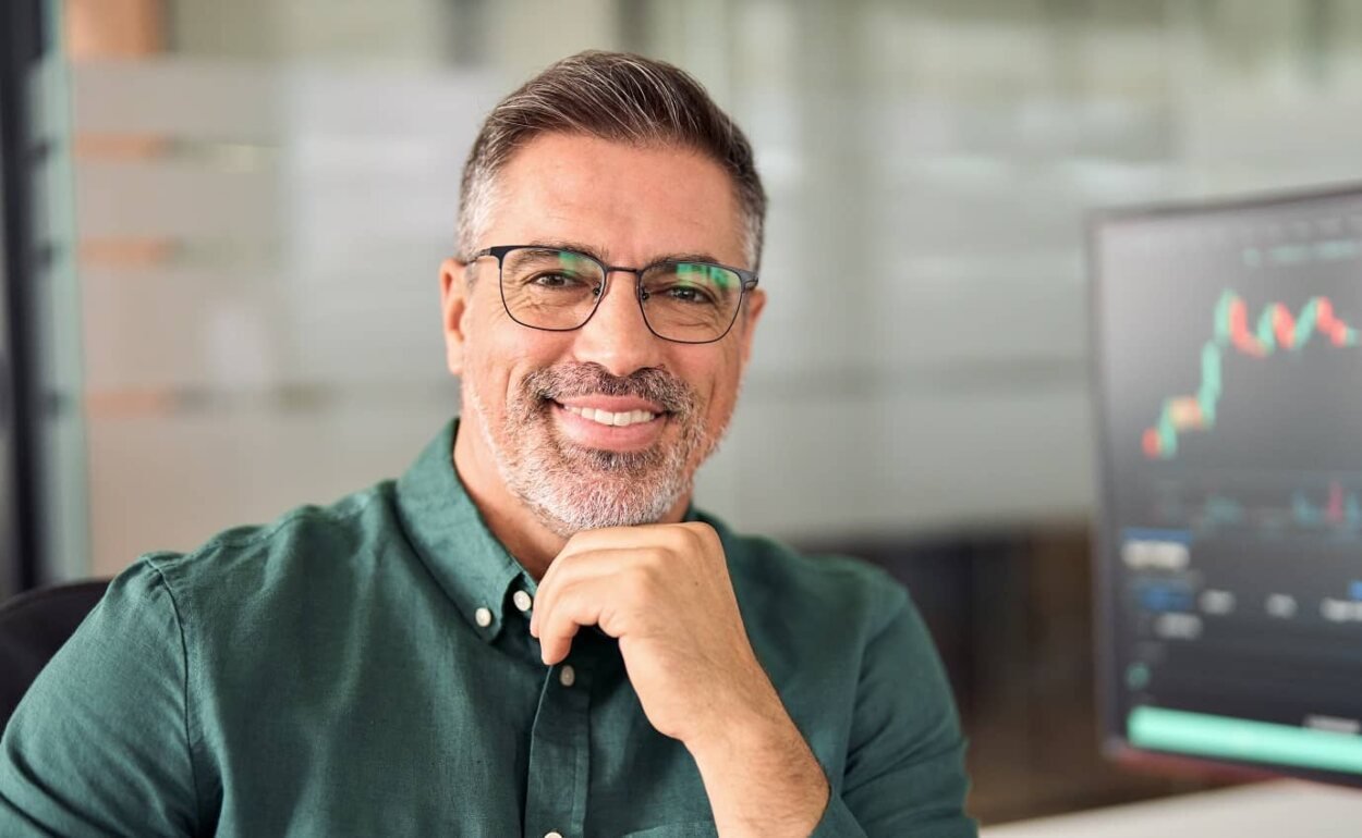 Investir R$ 100 por Mês: Como Começar Após os 40