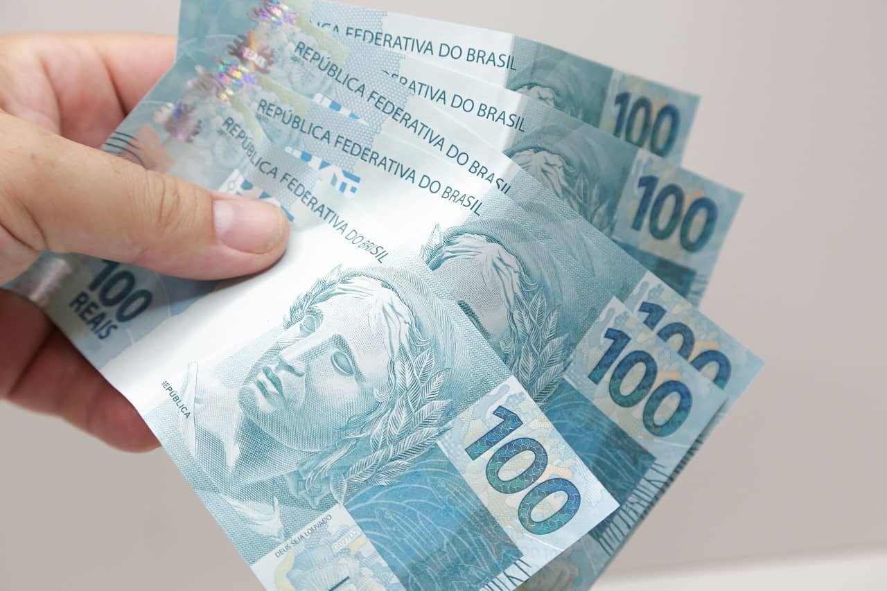 Sair das Dívidas Depois dos 40: Estratégias Leves
